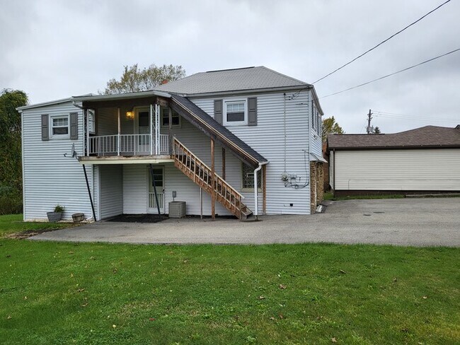 Building Photo - 3 bedroom raised Ranch in Center Township ~
