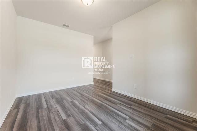 Foto del edificio - 1501 Crystal Vly Wy