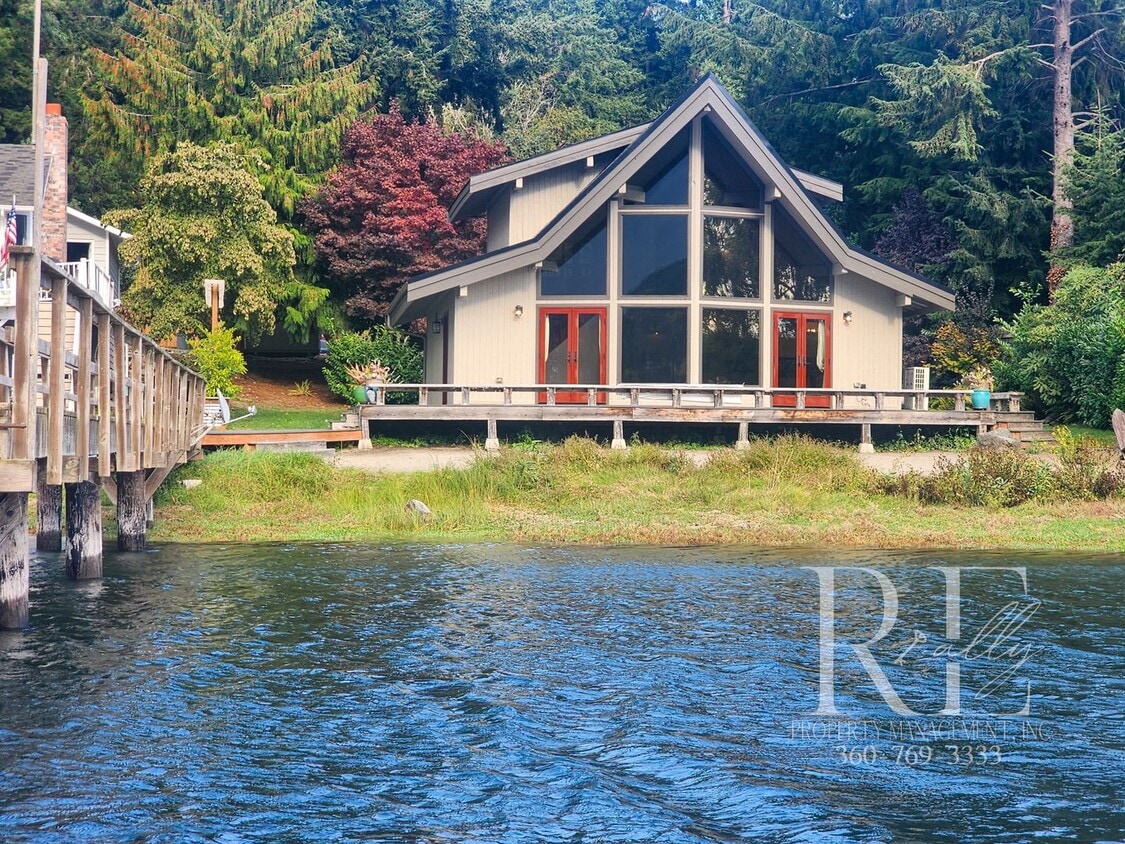 Primary Photo - Waterfront Living in Indianola – Dock, Bea...