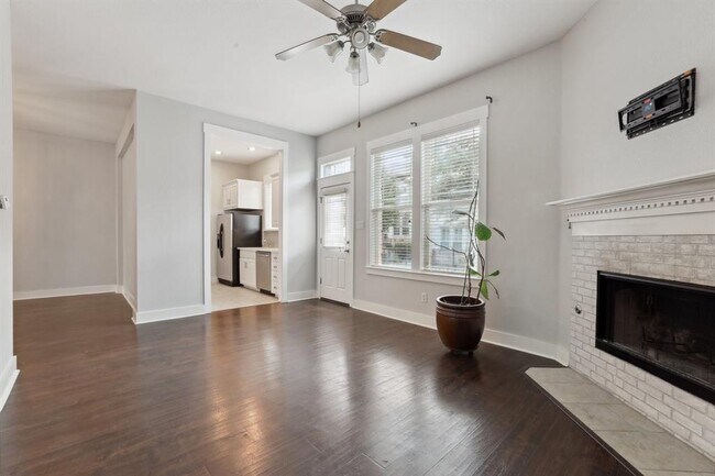 Foto del edificio - 2930 Grand Oaks Loop