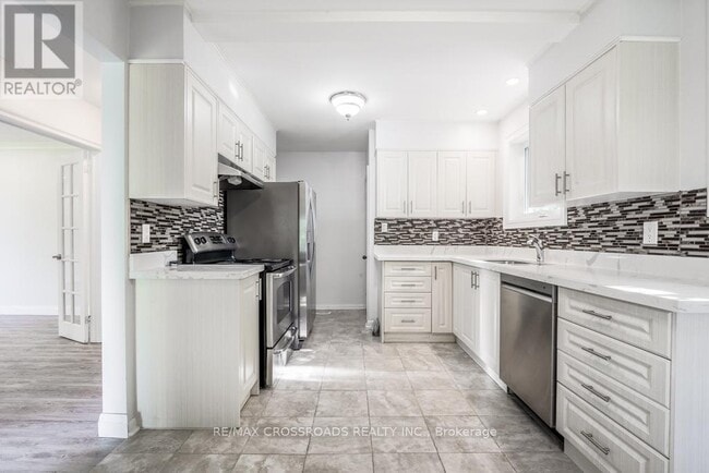 Building Photo - 407 Marybay Crescent