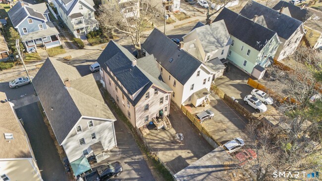 Building Photo - 66 Atwater St