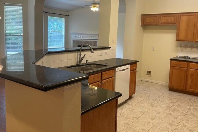 Building Photo - 2431 Pine Shadows Dr