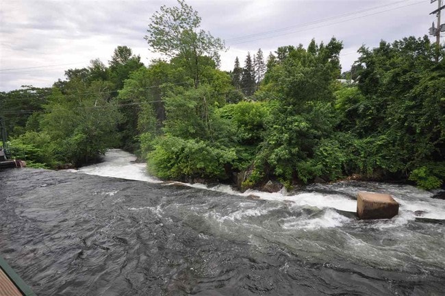 Building Photo - 16 Central St
