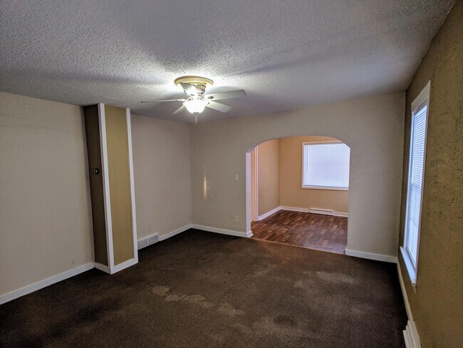 Building Photo - 1006 Dunham St