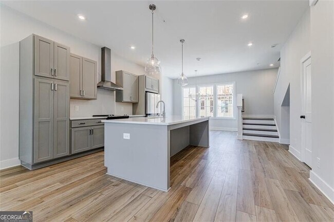 Building Photo - 1296 Longreen Ter NW