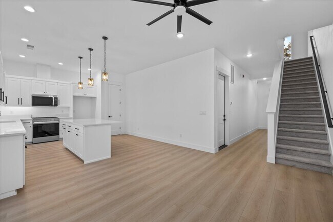 Foto del edificio - 208 Bogey Ln