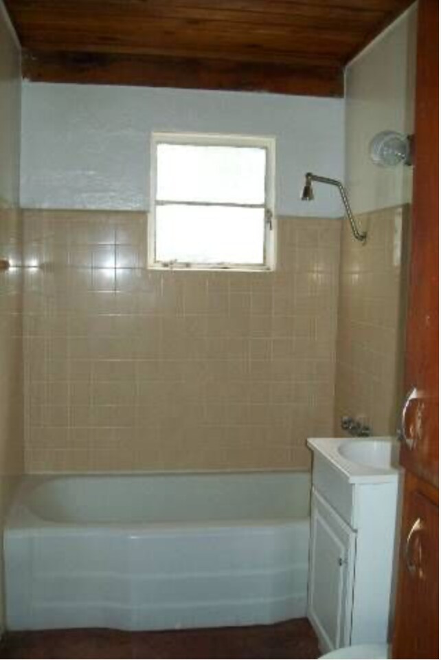 Building Photo - 2123 S Hu Esta Dr