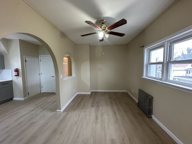 Foto del edificio - 618 Carlock Ave