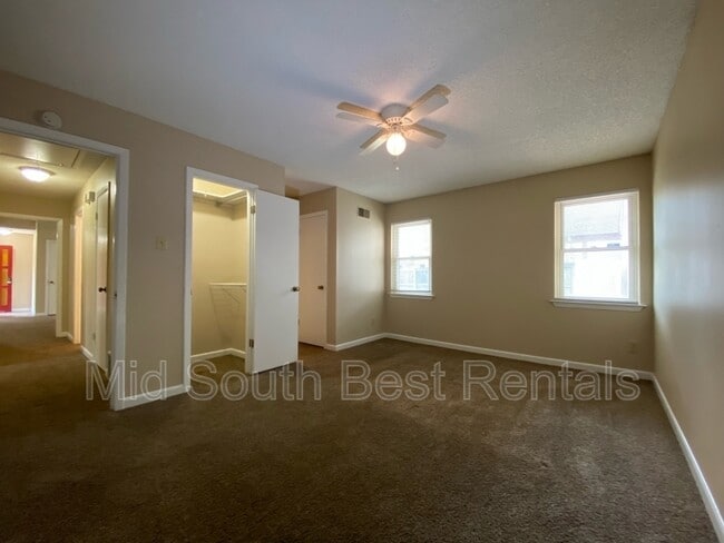 Building Photo - 7181 Tulip Trail Dr