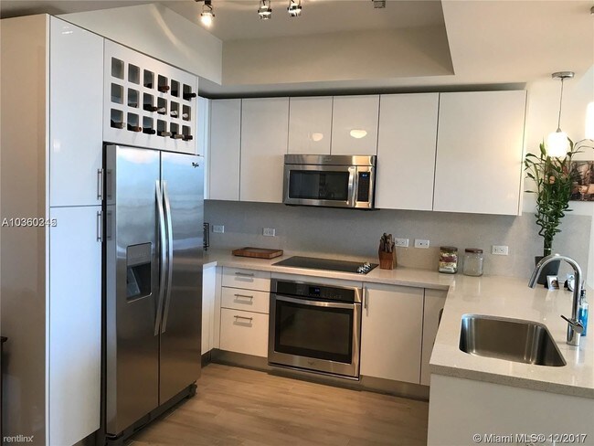 Foto del edificio - 999 SW 1st Ave