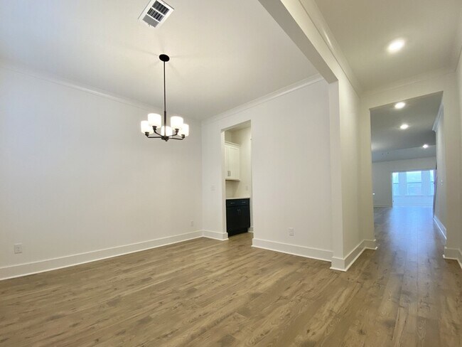 Foto del edificio - 647 Conifer Dr