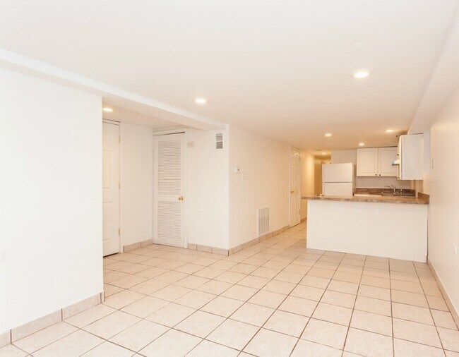 Foto del edificio - 2021 N Albany Ave