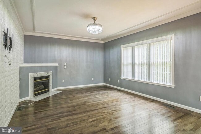 Building Photo - 3003 Mediterranean Dr