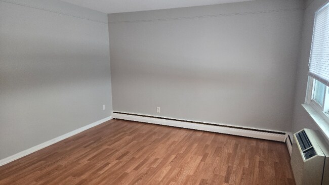 Foto del edificio - 705 E Bennett Ave