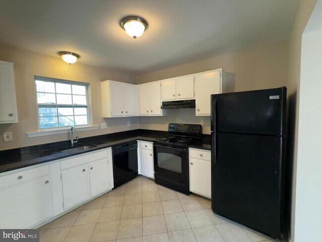 Foto del edificio - 2119 Princess Anne Ct