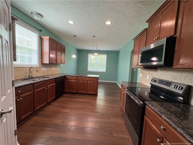Building Photo - 4007 Beaubien Dr