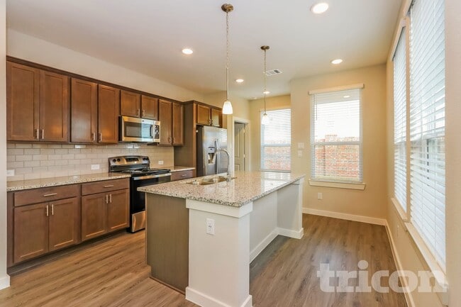 Building Photo - 2418 Cohorn Trl