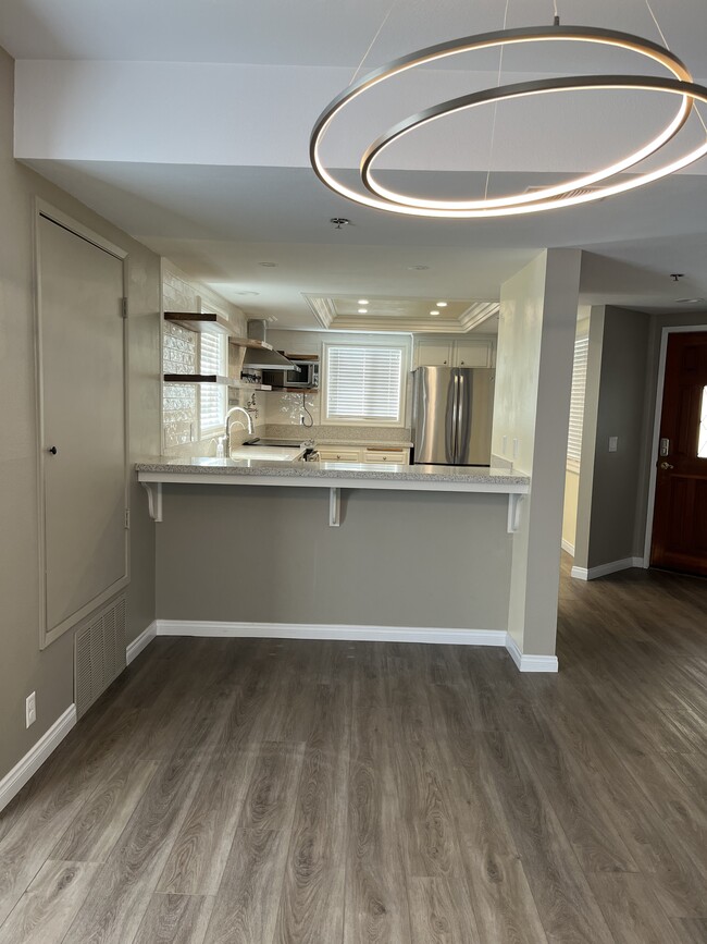 Building Photo - 1674 Eucalyptus Dr
