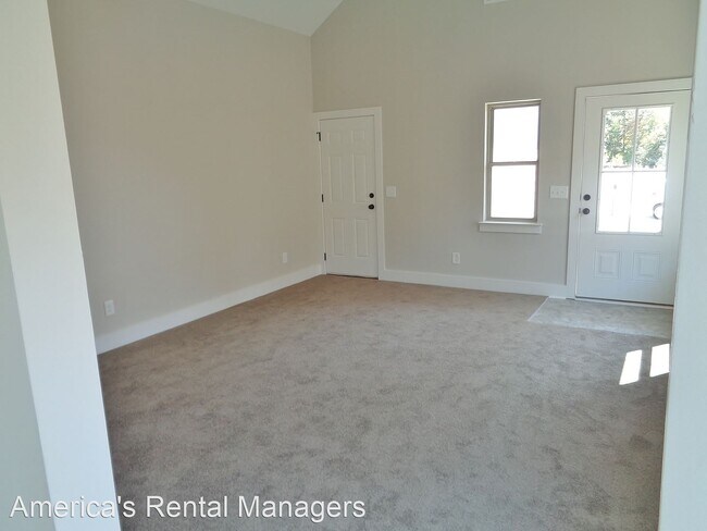 Building Photo - 3 br, 2 bath House - 935 Maple Trace