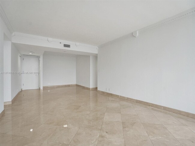 Foto del edificio - 1000 W Island Blvd