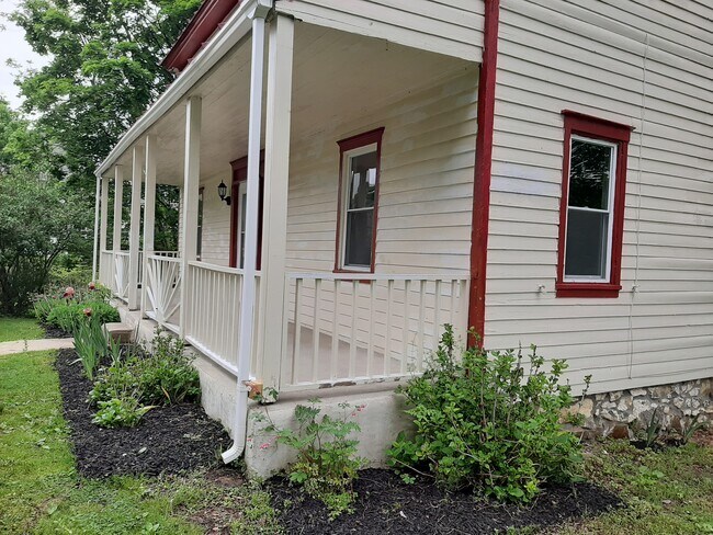 Foto del edificio - 119 Eagle Farms Rd
