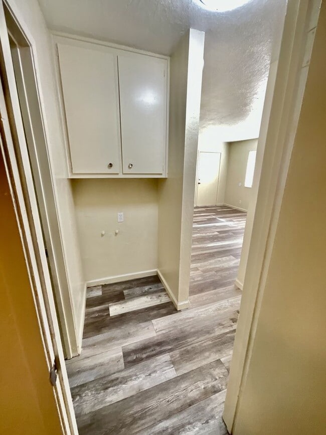 Building Photo - Cottonwood