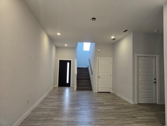 Building Photo - 1611 Coba Dr