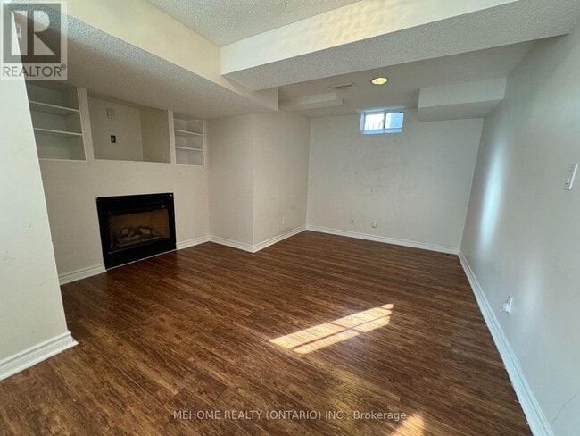 Building Photo - 33 Camellia Dr