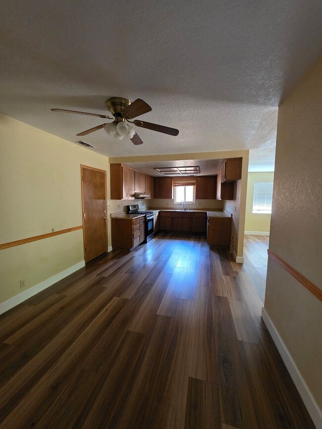 Building Photo - Charming Family Home for Rent in Auburn, C...