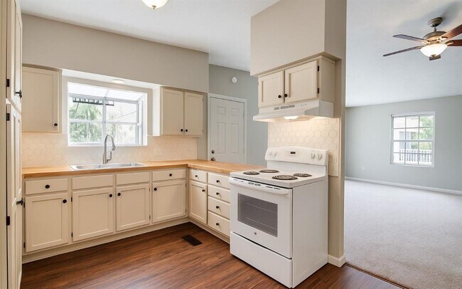 Foto del edificio - 834 Live Oak St