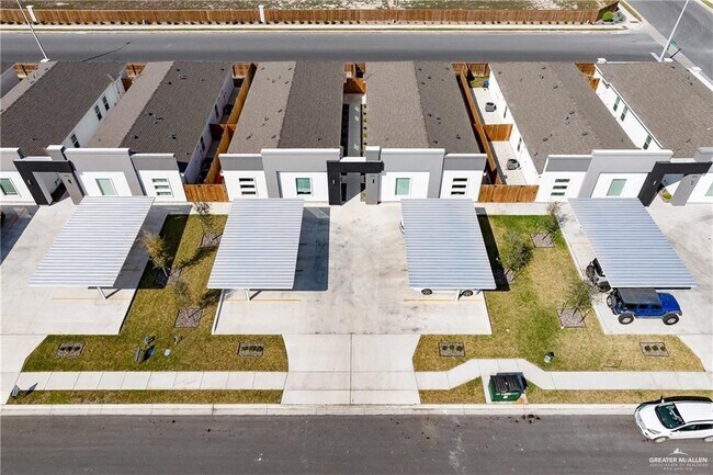 Building Photo - 16 Wolf Crk Ave