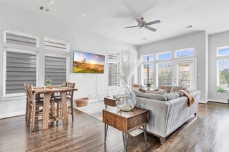 Building Photo - 1310 Roberts St