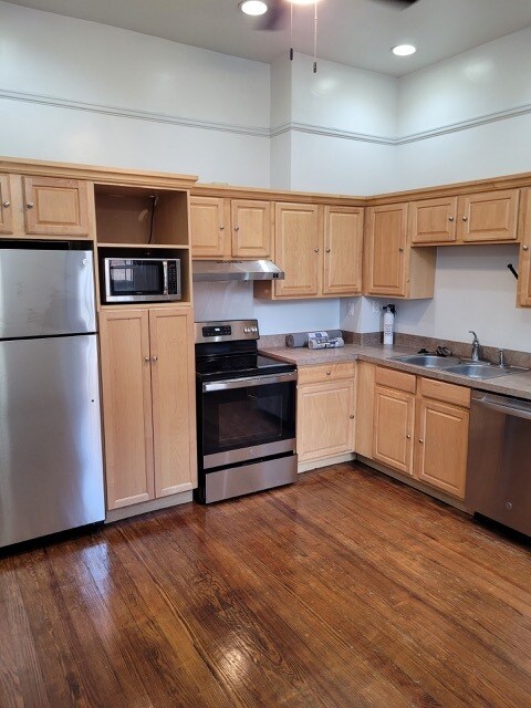 Foto del edificio - 420 Hopkins St