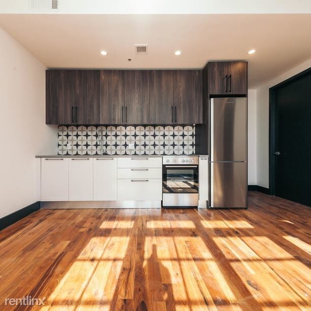 Foto del edificio - 803 Wyckoff Ave