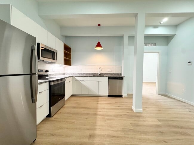 Building Photo - 517 Gillis St