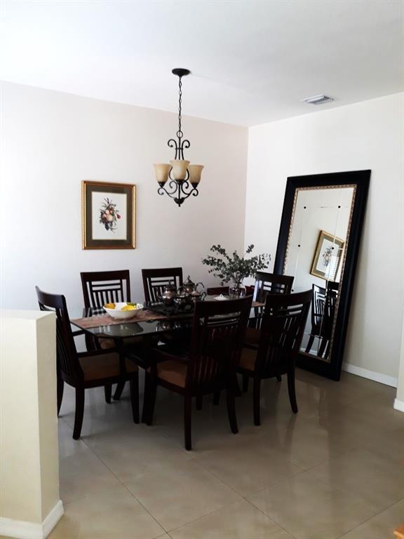 Foto del edificio - 3349 Merrick Ln