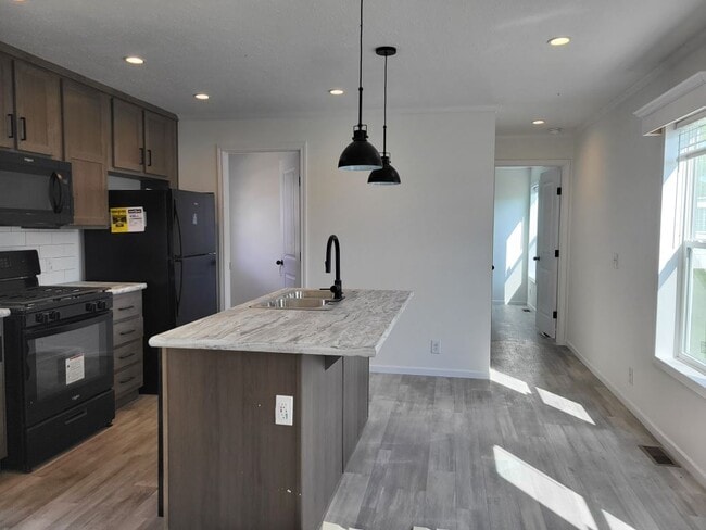 Building Photo - 140 Flamingo Dr