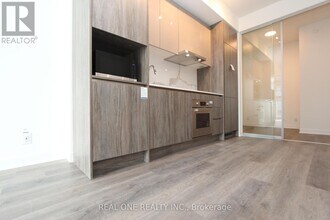 Building Photo - 180 Front St E