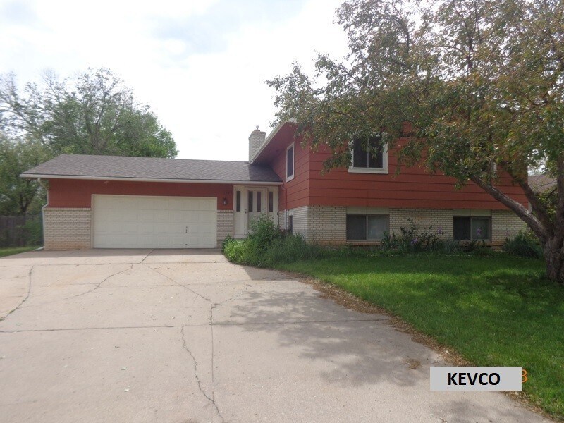 Primary Photo - Wonderful Home in Campus West!