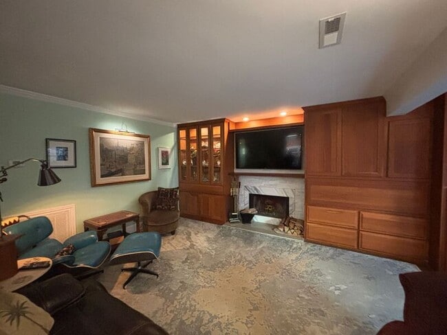 Foto del edificio - 1155 Village Creek Ln