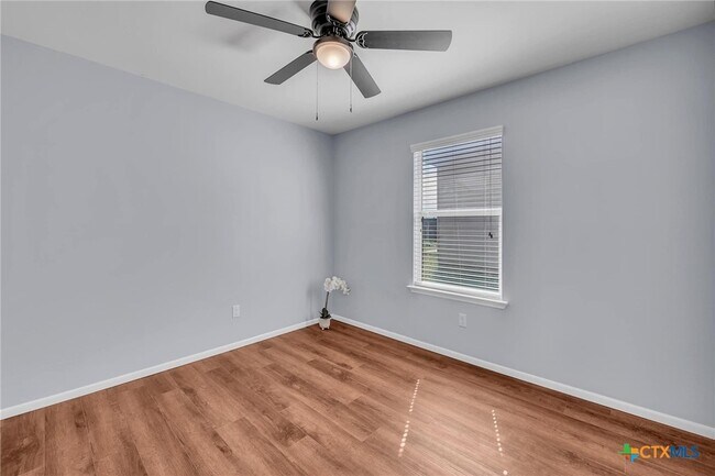 Building Photo - 308 W Gemini Ln