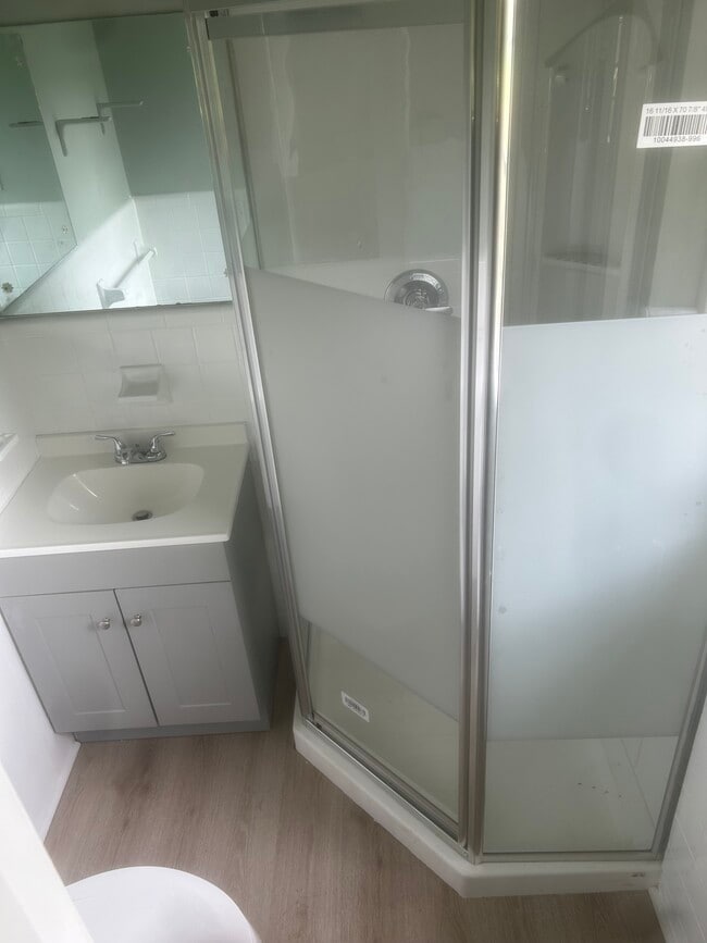 newly remodeled owner's restroom - 1835 N Alameda Dr