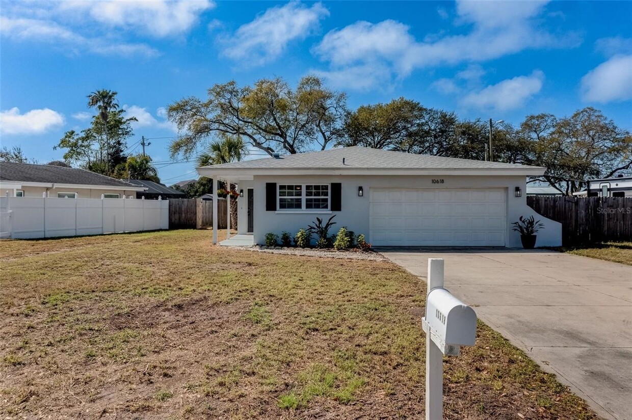 Foto principal - 3/2/2 in Seminole - Completely updated