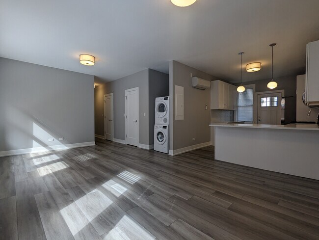Foto del edificio - 3943 N Janssen Ave