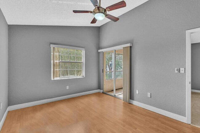 Foto del edificio - 2850 N Oakland Forest Dr