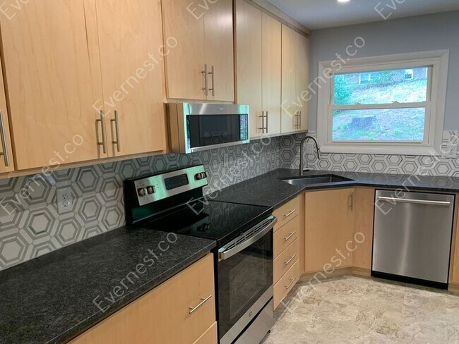Foto del edificio - 316 Alpine St