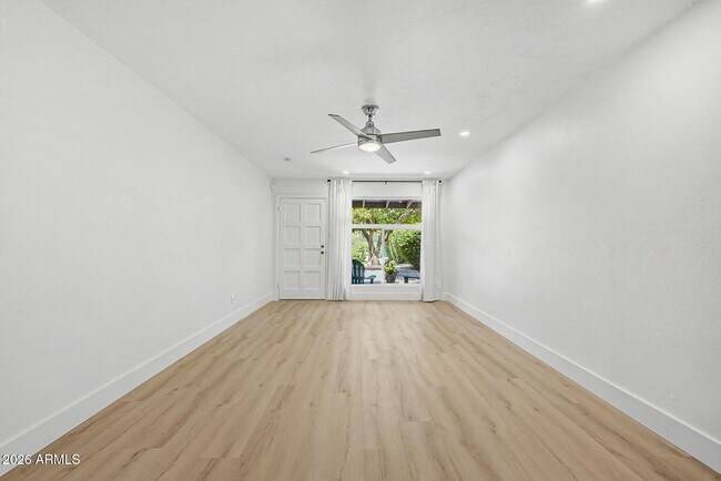 Foto del edificio - 2727 E Montecito Ave