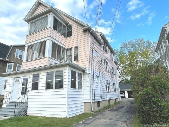 Foto del edificio - 36 Oakwood Ave