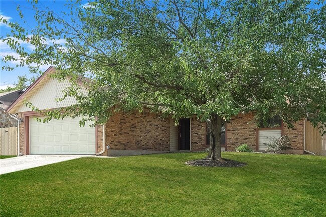 Building Photo - 9840 Willow Wind Dr